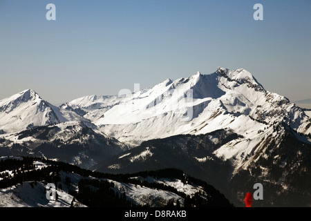 Il Mont De Grange Portes du Soleil nei pressi di Avoriaz e Morzine sopra i villaggi di Chatel La Chapelle d'Abondance Haute Savoie Foto Stock