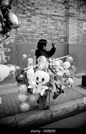 Balloon street venditore. Tunja, Colombia, Ande, Boyacá, Sud America Foto Stock