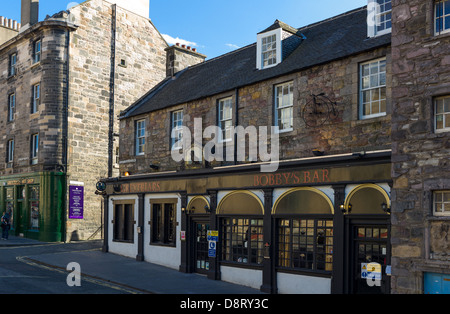 Gran Bretagna, Scozia, Edimburgo, Bobby's Bar nella fila Candelmaker, Greyfriars area Foto Stock