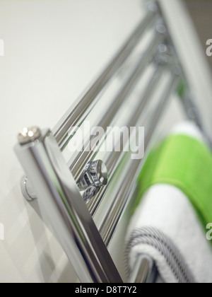 Chrome towel rail Foto Stock