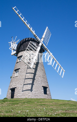 Vecchio mulino a vento a Whitburn, Tyne and Wear, North East England Regno Unito Foto Stock