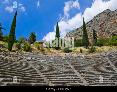 Rovine di anfiteatro in Delphi, Grecia Foto Stock