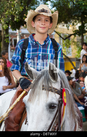 La Cabalgata, sfilata di cavalli, Feria de Cali, Fiera di Cali, Cali, Colombia Foto Stock