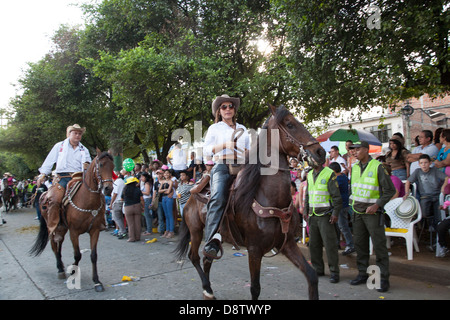 La Cabalgata, sfilata di cavalli, Feria de Cali, Fiera di Cali, Cali, Colombia Foto Stock