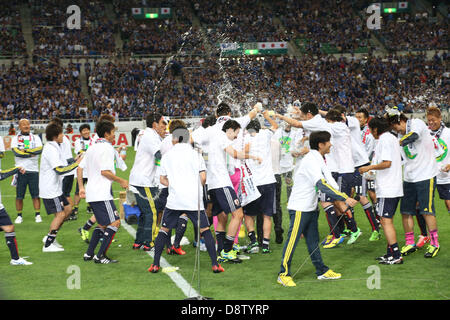 Saitama, Giappone. Il 4 giugno 2013. Giappone della nazionale di calcio celebrare dopo la Coppa del Mondo FIFA Brasile 2014 Qualificatore asiatici Round finale del Gruppo B tra il Giappone 1-1 Australia a Saitama Stadium 2002, Saitama, Giappone. (Foto di Kenzaburo Matsuoka/AFLO/Alamy Live News) Foto Stock