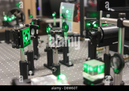 Scientifica laser sistema ottico per la ricerca sulle proprietà dei cristalli Foto Stock
