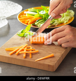 Preparare le verdure Foto Stock