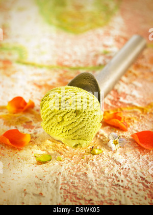 Scoop di pistacchio gelato Foto Stock