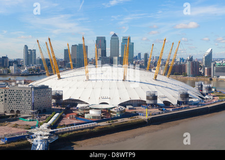 Vista del millennium dome e da Canary Wharf a Londra, Inghilterra Foto Stock