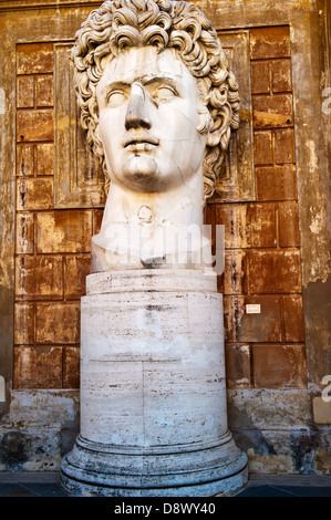 Statua nei giardini del Vaticano Foto Stock