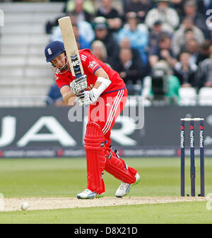 NOTTINGHAM, Inghilterra - Jun 05: Inghilterra è Joe ovatta di root durante il 3° Nat West una giornata internazionale della partita di cricket tra Inghilterra e Nuova Zelanda a Trent Bridge Cricket Ground giu 05, 2013 a Londra, Inghilterra, (foto di Mitchell Gunn/ESPA) Foto Stock