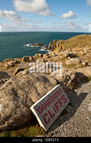 Scogli pericolosi a Lands End. Foto Stock