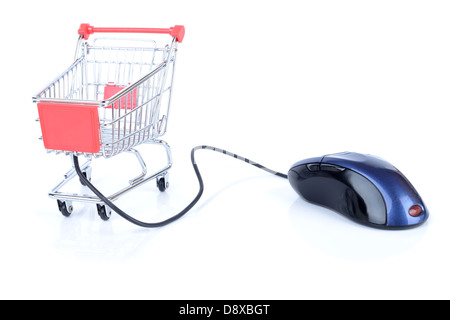Concetto di shopping online, carrello con il mouse collegato alla presa di corrente Foto Stock