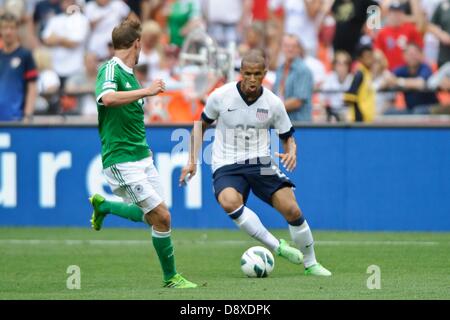 Giugno 2, 2013 - Washington DC, il Distretto di Columbia, Stati Uniti - Giugno 02, 2013: U.S. Nazionale Maschile avanti Terrence Boyd (25) cerca di fare un gioco durante gli Stati Uniti Uomini Squadra Nazionale Vs team nazionale tedesco - la celebrazione del centenario corrispondono a RFK Stadium - Washington, D.C. Gli Stati Uniti Nazionale Maschile sconfitte Germania 4-3. Foto Stock
