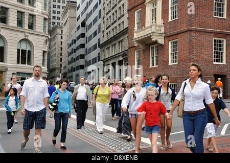 Gruppo di turisti nel centro storico di Boston, Massachusetts, STATI UNITI D'AMERICA Foto Stock