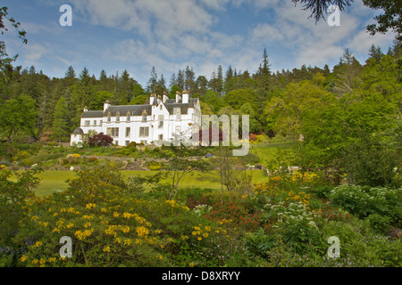 LOGIE House e giardini con ampi letti di fiori LOGIE STEADING vicino a Forres MORAY Scozia Scotland Foto Stock