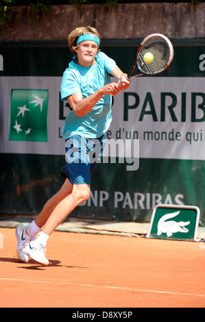 Parigi, Francia. Il 6 giugno 2013. Alexander Zverev della Germania in azione nella partita tra Alexander Zverev della Germania e Kyle Edmund di Gran Bretagna durante i quarti di finale del Juniors all'aperto francese di Roland Garros. Credit: Azione Plus immagini di sport/Alamy Live News Foto Stock