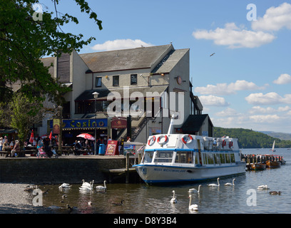 Bowness-on Windermere, Parco Nazionale del Distretto dei Laghi, Cumbria, England, Regno Unito, Europa. Foto Stock