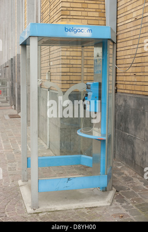 La Belgacom Telefono pubblico Kiosk Logo stand Brugge Belgio Europa Foto Stock