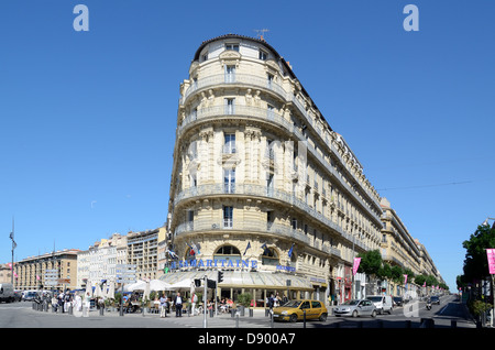 La Samaritaine Building (1860) & Brasserie (dal 1910) edifici storici e architettura su Rue de la Republique e Quai du Port Marseille Francia Foto Stock