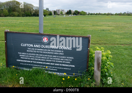 Un segno di Clifton e Durdham Downs a Bristol, Inghilterra. Foto Stock