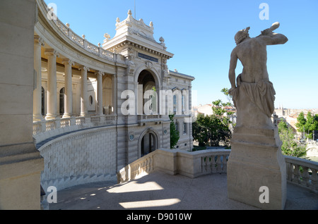 Triton E Il Classico Stile Neoclassico E Parzialmente Barocco Palais Longchamp (1839-1869) Marsiglia Provenza Francia Foto Stock