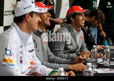 Montreal, Canada. Il 6 giugno 2013. Motorsports: FIA Formula One World Championship 2013, il Gran Premio del Canada, #15 Adrian Sutil (GER, Sahara Force India F1 Team), #5 Jenson Button (GBR, Vodafone McLaren Mercedes), #6 Sergio Perez (MEX, Vodafone McLaren Mercedes), Credit: dpa picture alliance/Alamy Live News Foto Stock