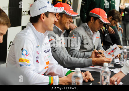 Montreal, Canada. Il 6 giugno 2013. Motorsports: FIA Formula One World Championship 2013, il Gran Premio del Canada, #15 Adrian Sutil (GER, Sahara Force India F1 Team), #5 Jenson Button (GBR, Vodafone McLaren Mercedes), #6 Sergio Perez (MEX, Vodafone McLaren Mercedes), Credit: dpa picture alliance/Alamy Live News Foto Stock