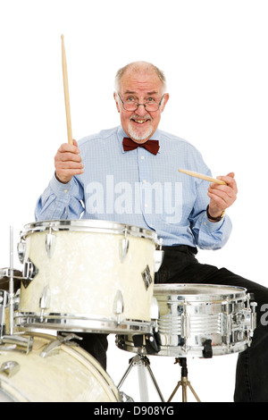 Senior uomo suonare le percussioni. Foto Stock