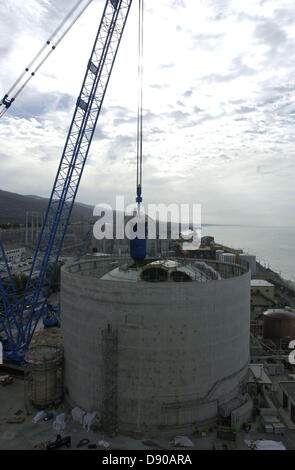 Ottobre 12, 2002 - San Diego, California, Stati Uniti - Southern California Edison ha detto in una dichiarazione che andrà in pensione il twin reattori del suo San Onofre centrale nucleare a causa di incertezza circa il futuro della pianta, che stava affrontando ostacoli regolamentari e delle indagini. L'impianto situato tra San Diego e Los Angeles è stato costruito 40 anni fa ma non ha energia elettrica prodotta a partire dal gennaio 2012, dopo una piccola perdita di radiazione ha portato alla scoperta di insoliti danni a centinaia di tubi che portano acqua radioattiva. La pianta di potere al suo picco powered 1.4 milioni di abitazioni nel sud Cali Foto Stock