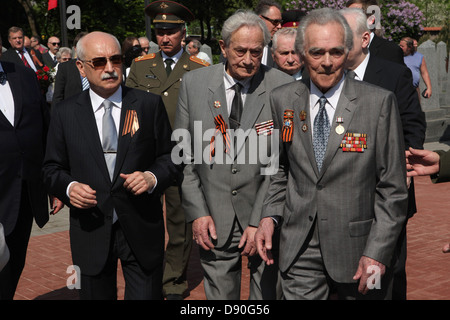 Celebrazione della Giornata della Vittoria presso il Cimitero di Olsany a Praga, nella Repubblica Ceca il 9 maggio 2013. Foto Stock