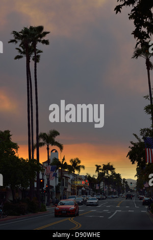 Lo stato Street nel centro cittadino di Santa Barbara, CA Foto Stock