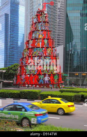 Singapore Raffles Place, centro commerciale, quartiere finanziario, grattacielo, edifici, centro, skyline, Finlayson Green, scultura dell'artista David DuDu Gerst Foto Stock