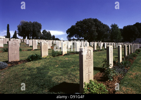 Il British Cimitero di guerra per i soldati dell'impero britannico, più tardi conosciuto come il British Commonwealth delle Nazioni che hanno perso la vita in campagna a prendere Gerusalemme dai Turchi durante la Prima Guerra Mondiale si trova sul collo di terra sul lato nord del monte degli ulivi e ad ovest del Monte Scopus di Gerusalemme in Israele Foto Stock