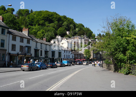 Matlock Bath nel Derbyshire, Inghilterra, Regno Unito, Sunny Day, resort interno, vecchia città termale Foto Stock