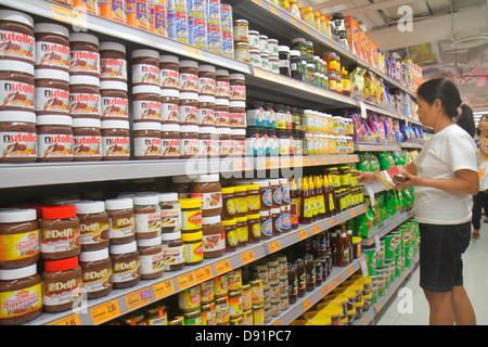 Singapore,Bishan Place,Junction 8,shopping shopper acquirenti negozio mercati mercato mercati di vendita di acquisto, negozio al dettaglio negozi business Foto Stock