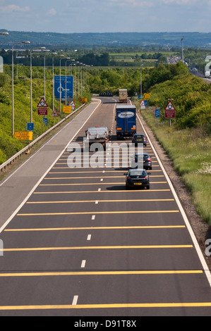Il traffico di lasciare la M5 per unire la M50 verso il Galles del Sud. Foto Stock