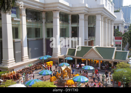 Bangkok Thailandia,Thai,Pathum WAN,Ratchadamri,CentralWorld Plaza,Santuario di Erawan,Hindu,bindi,statua,Phra Phrom,Brahma,religione,religiosa,Thai130207086 Foto Stock