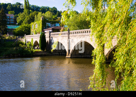 Ponte a pedaggio sul fiume Avon a Bathampton Somerset Foto Stock