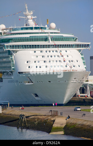 Indipendenza dei mari nave da crociera ancorata in Southampton Foto Stock