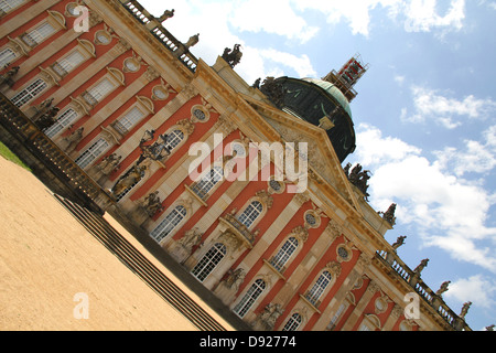 Il nuovo palazzo (Neues Palais) nel Regio Parco Sanssouci a Potsdam, Germania. Foto Stock