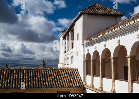 Galleria arcuata windows del Sud Pavillon del Generalife nel complesso Alhambra Foto Stock