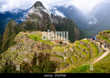 Vista della perduta città Inca di Machu Picchu vicino a Cusco, Perù. Foto Stock