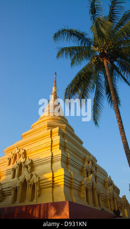 La doratura WAT JONG KHAM risale almeno al XIII secolo - KENGTUNG noto anche come KYAINGTONG, MYANMAR Foto Stock