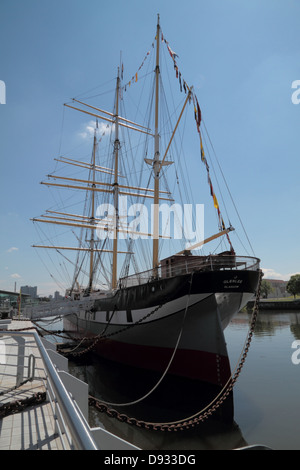 Glenlee è un acciaio a scafo brigantino a tre alberi, costruito nel 1896 per i proprietari di Glasgow, trading come una nave da carico. Glasgow, Scotland, Regno Unito Foto Stock