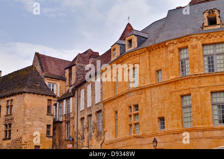 Place de la Liberte a Sarlat la Caneda nella Dordogne area della Francia. Foto Stock