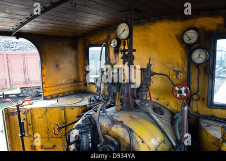 Giallo camera motore della locomotiva a vapore Foto Stock