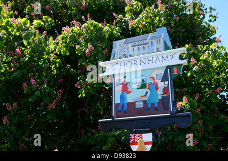 Il villaggio segno a Thornham in North Norfolk Foto Stock