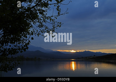 Padula lago artificiale, il Nebbio regione, Le Haut-Nebbio, Haute-Corse, Corsica, Francia Foto Stock