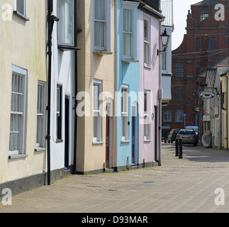 Dipinte in colori pastello case a schiera Weymouth Dorset England Regno Unito Foto Stock